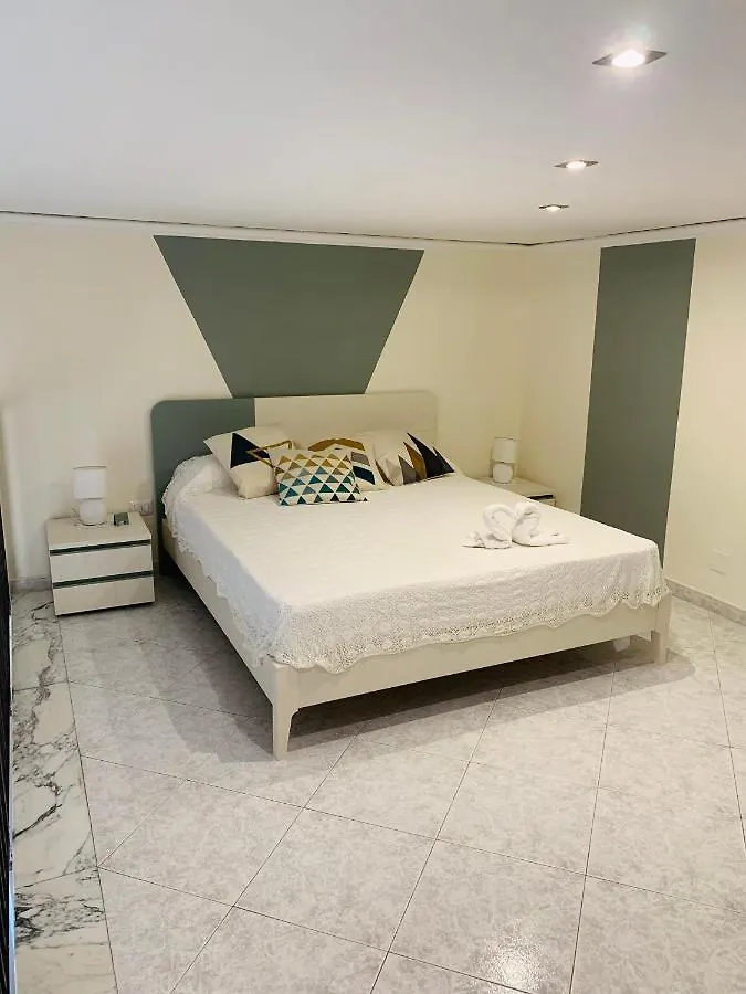 Apartment La Casetta In Centro Naples